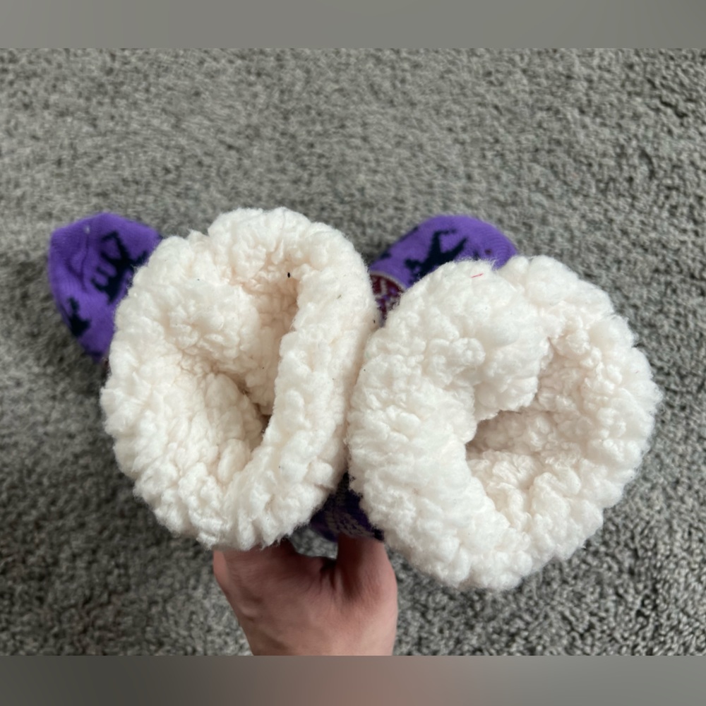 ๐
๐ผ๐Fuzzy Socks ๐
๐ผ๐ - Picture 4 of 6